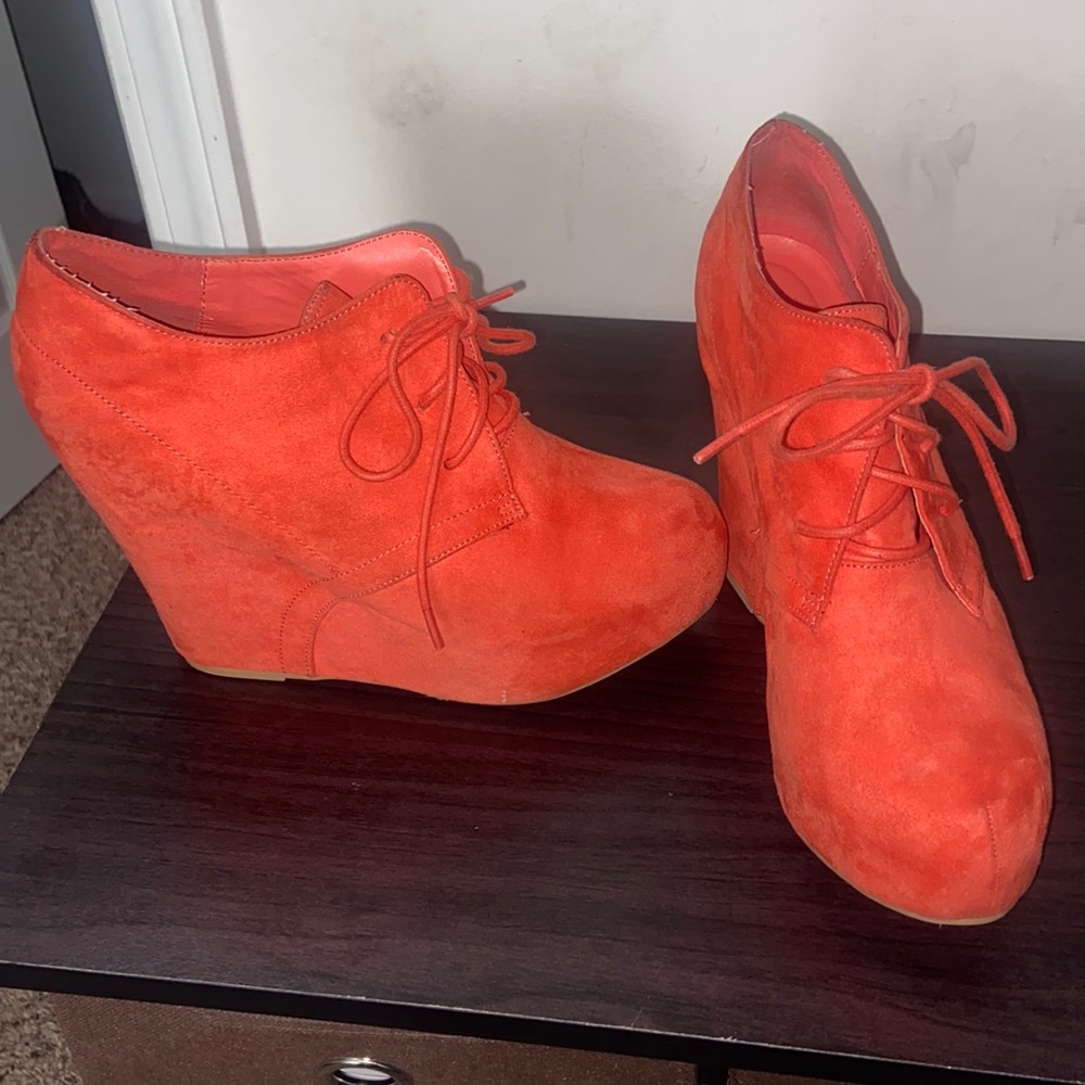 Women peach heels